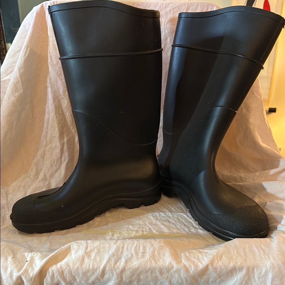 Servus Hardtoe Black Waterproof Boots